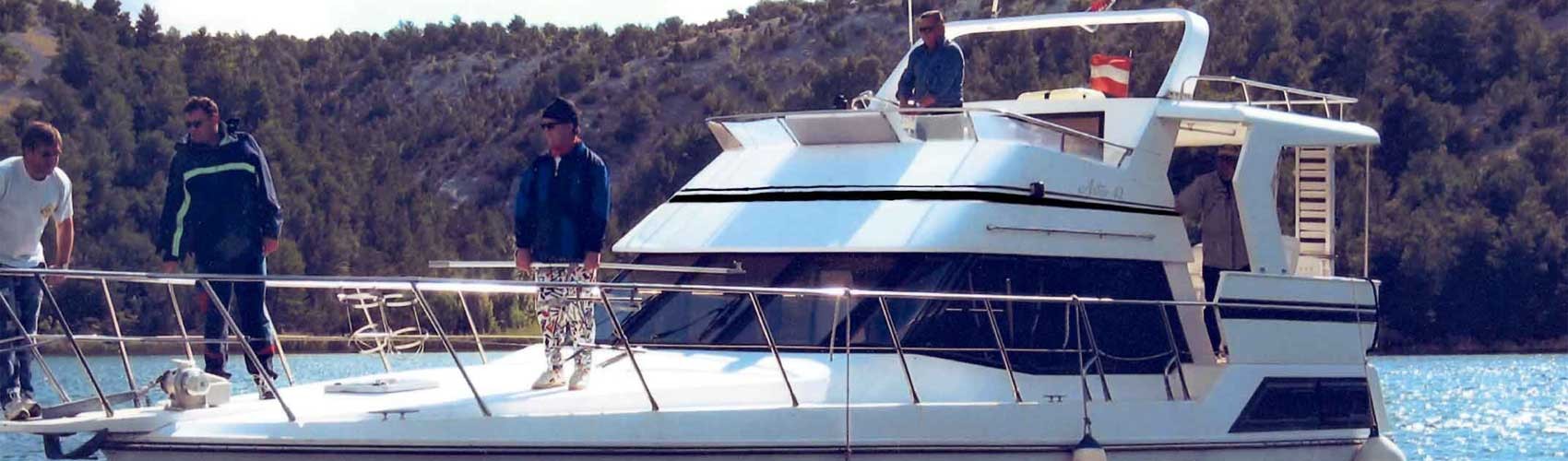 Yacht beim Anlegen